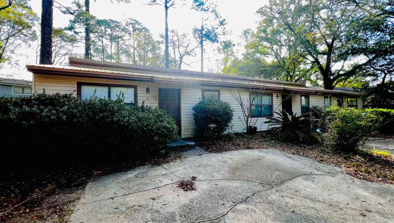 Triplex close to Hurlburt Field