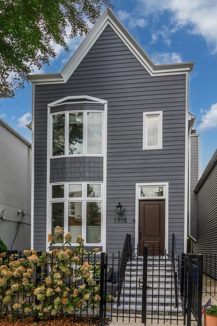 1715 W Wabansia Avenue