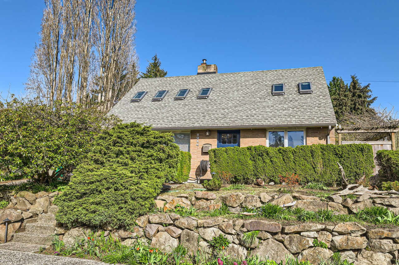 Charming Seattle Home in Seattle's Wedgwood Neighborhood - Furnished