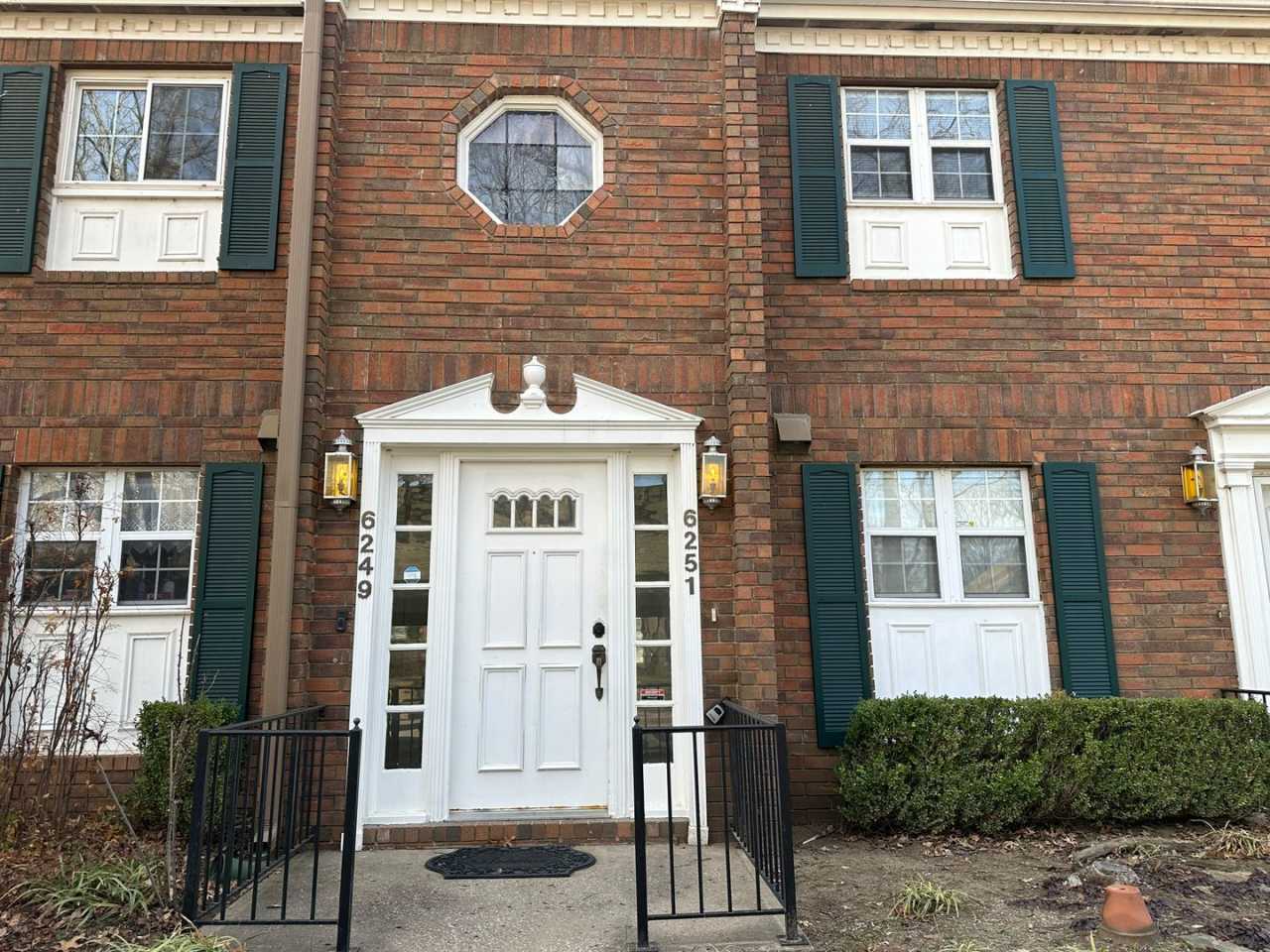 2 Bed/2 Bath 2nd Floor Condo