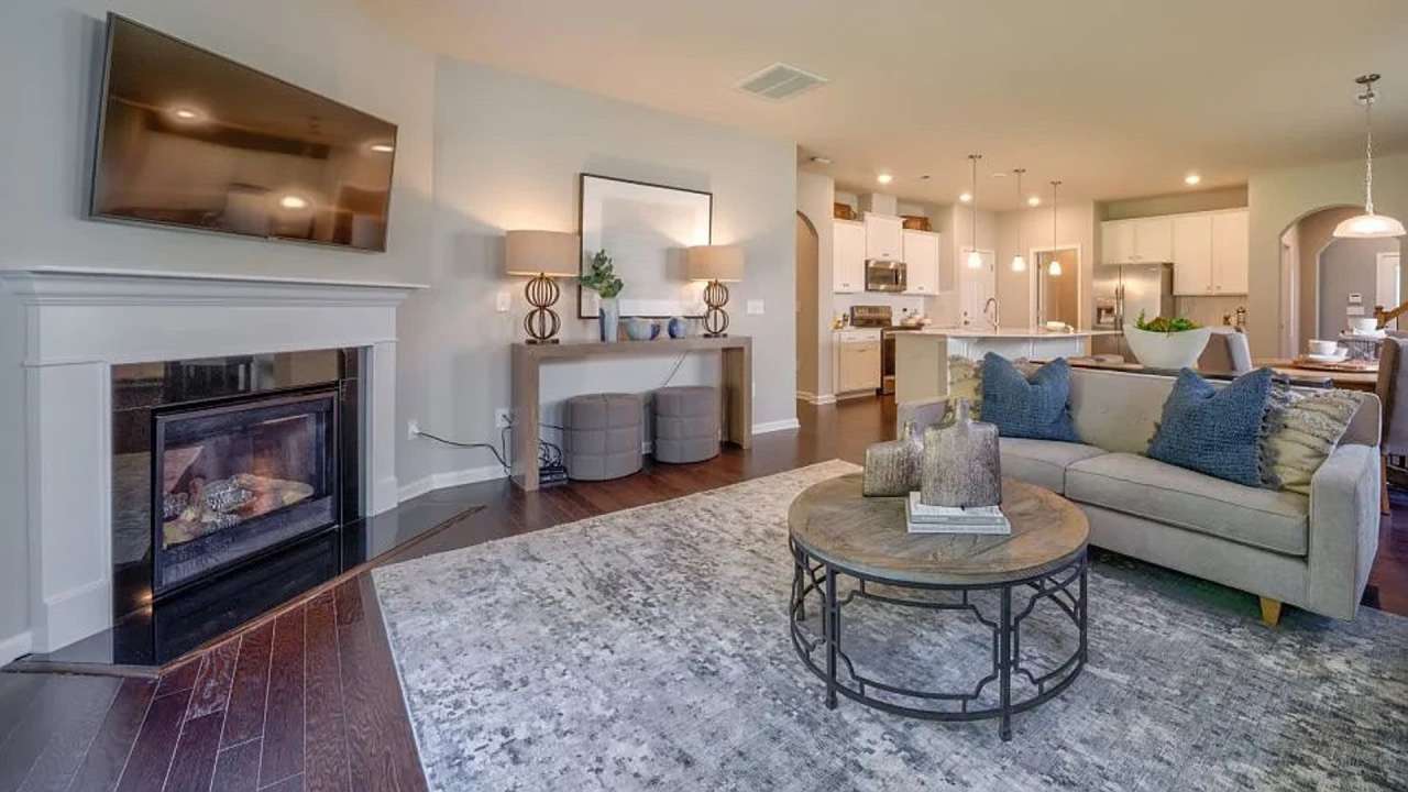 Room in 4 Bedroom Home at Kennerly Ctr Dr