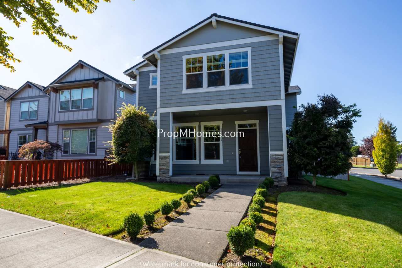 Gorgeous Four Bedroom Home in the Heart of Sherwood!