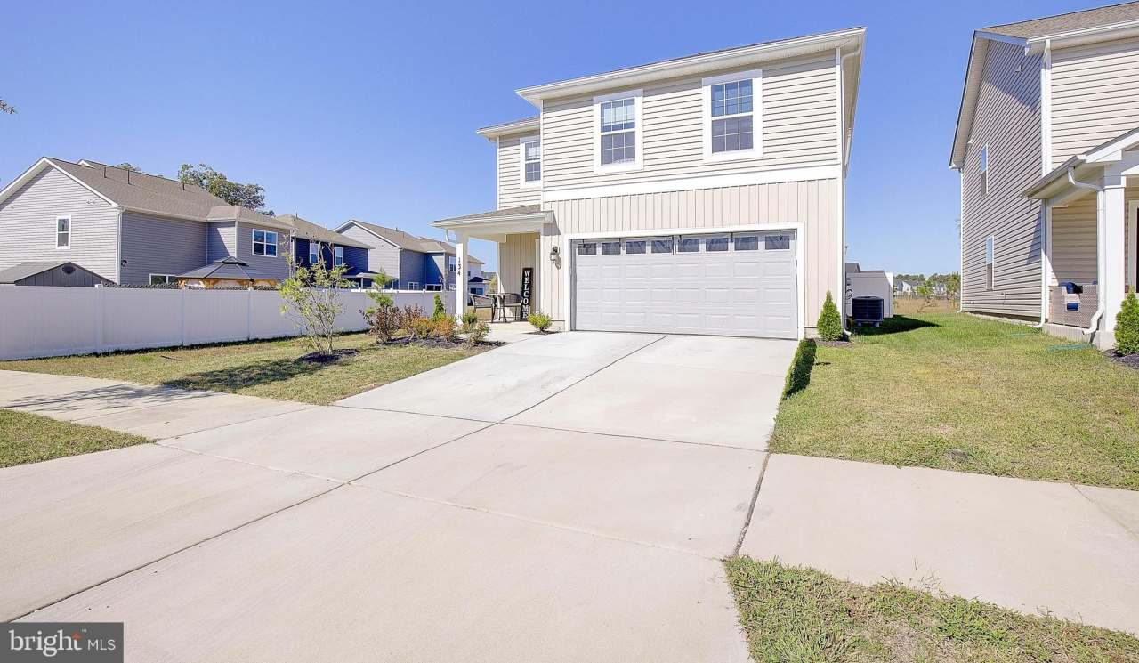 134 CHARMING FOREST AVE