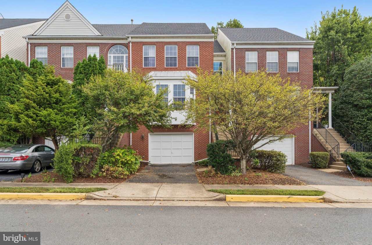 2921 MAINSTONE Drive