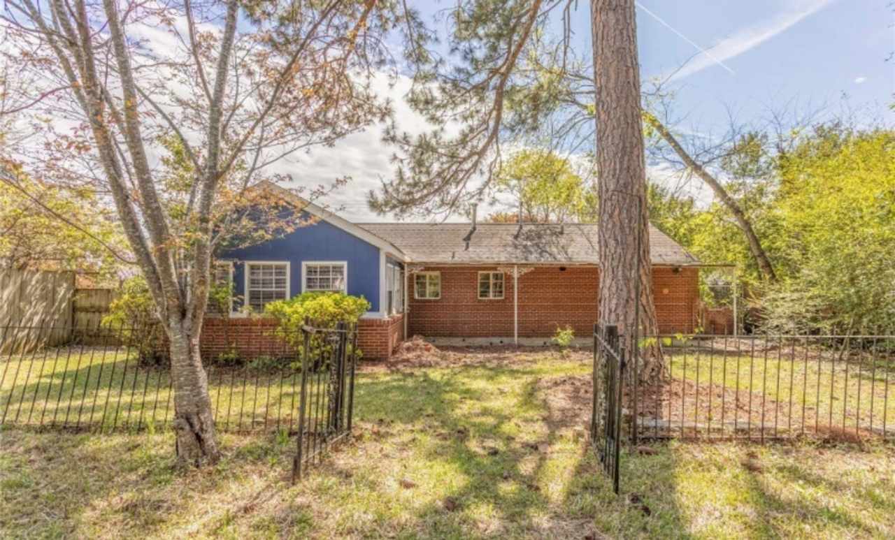 Charming 4 Bedroom Cottage - Recently Updated!