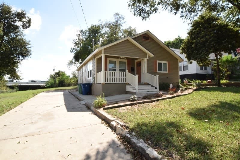 Updated 3/2.5 in Hip East Austin! - August Prelease
