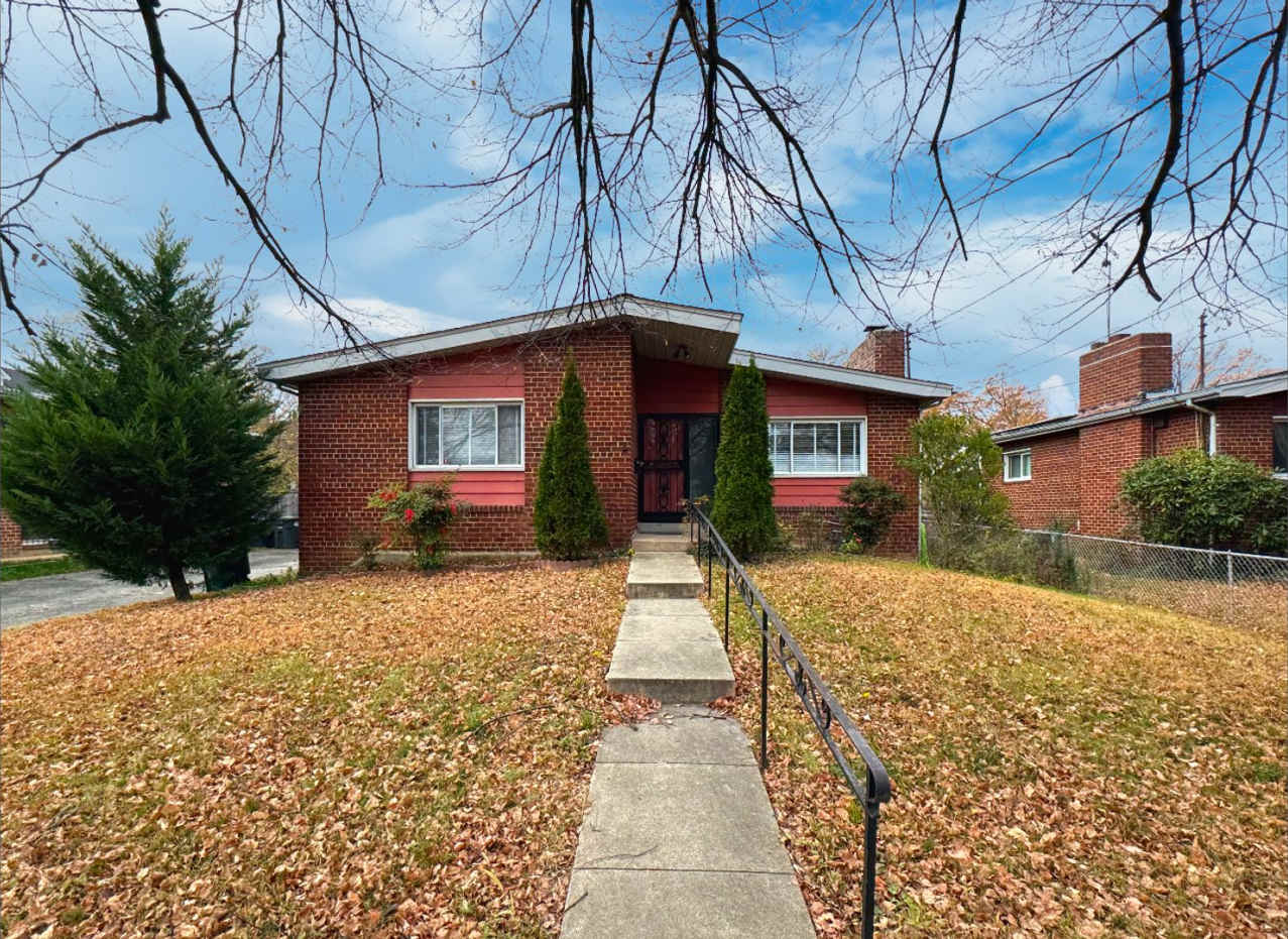 Lovely 3 BR/1.5 BA Single-Family Home in North Michigan Park!