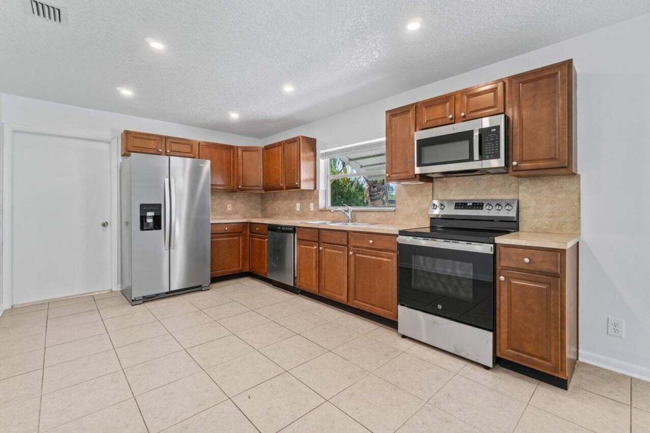 751 Hummingbird Way 7, North Palm Beach, FL 33408