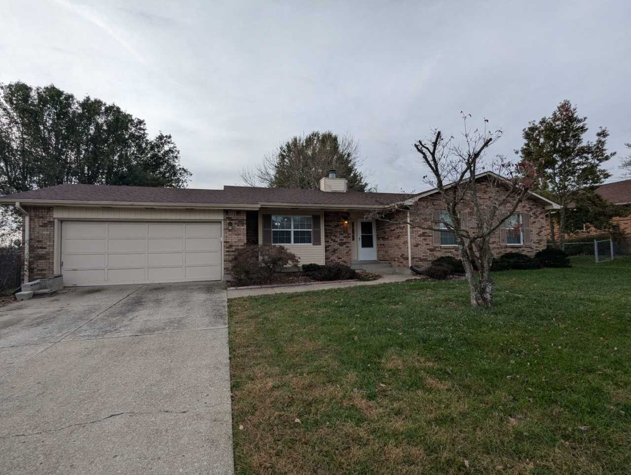 Well maintained home in the heart of Elizabethtown!