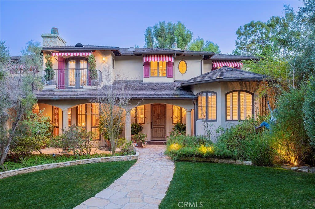 10 Hidden Valley Road