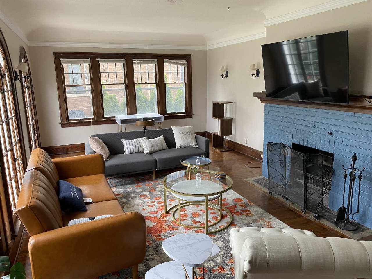 2287 North Lake Drive