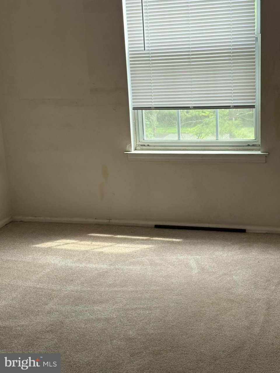 109 VERSAILLES COURT