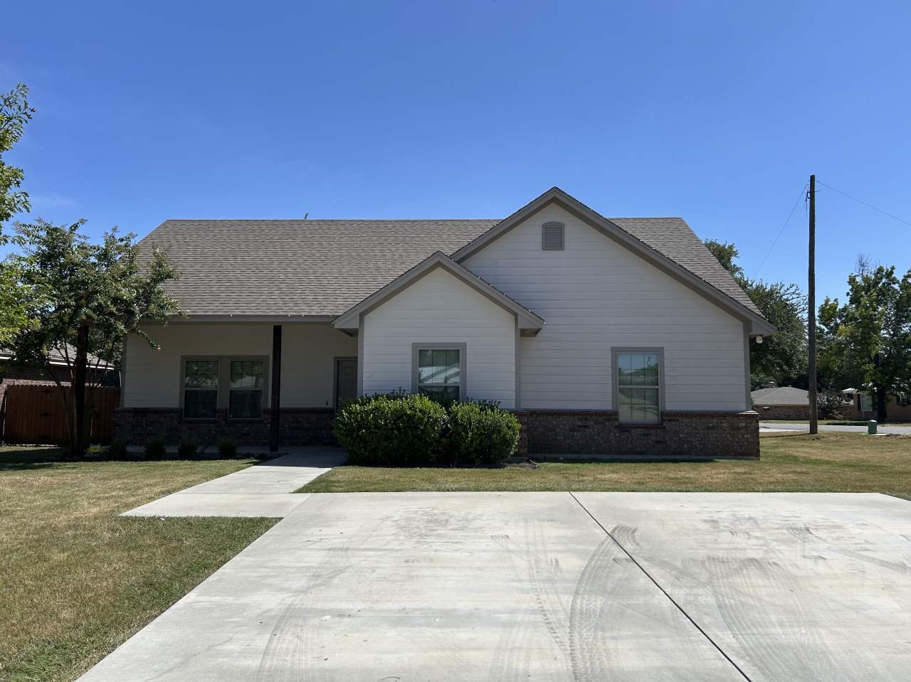 600 East Hale Avenue