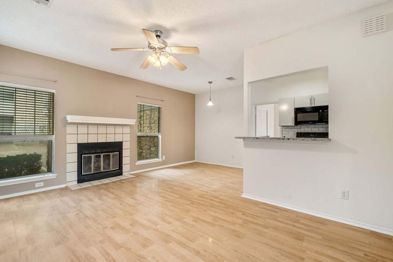 Amazing 2 Bedroom, 2 Bath Condo in Westfield Near Lake Austin!