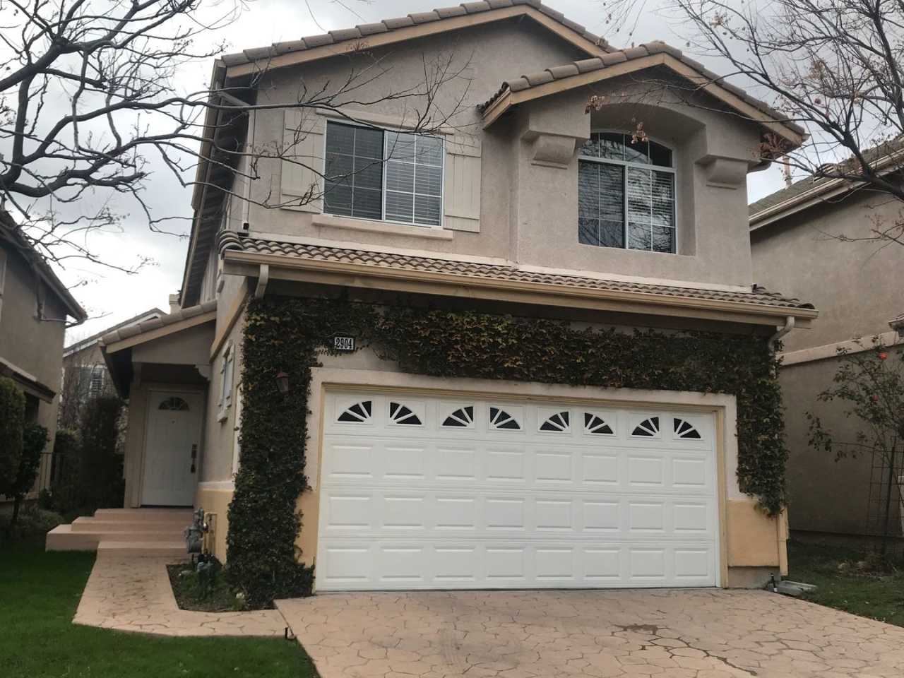 Located on a cul-de-sac, within the gated Verdigris community