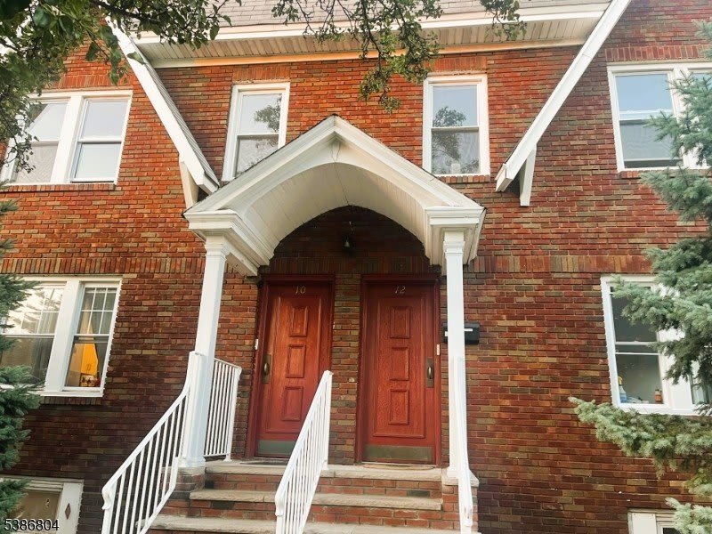 10-12 Morton Pl