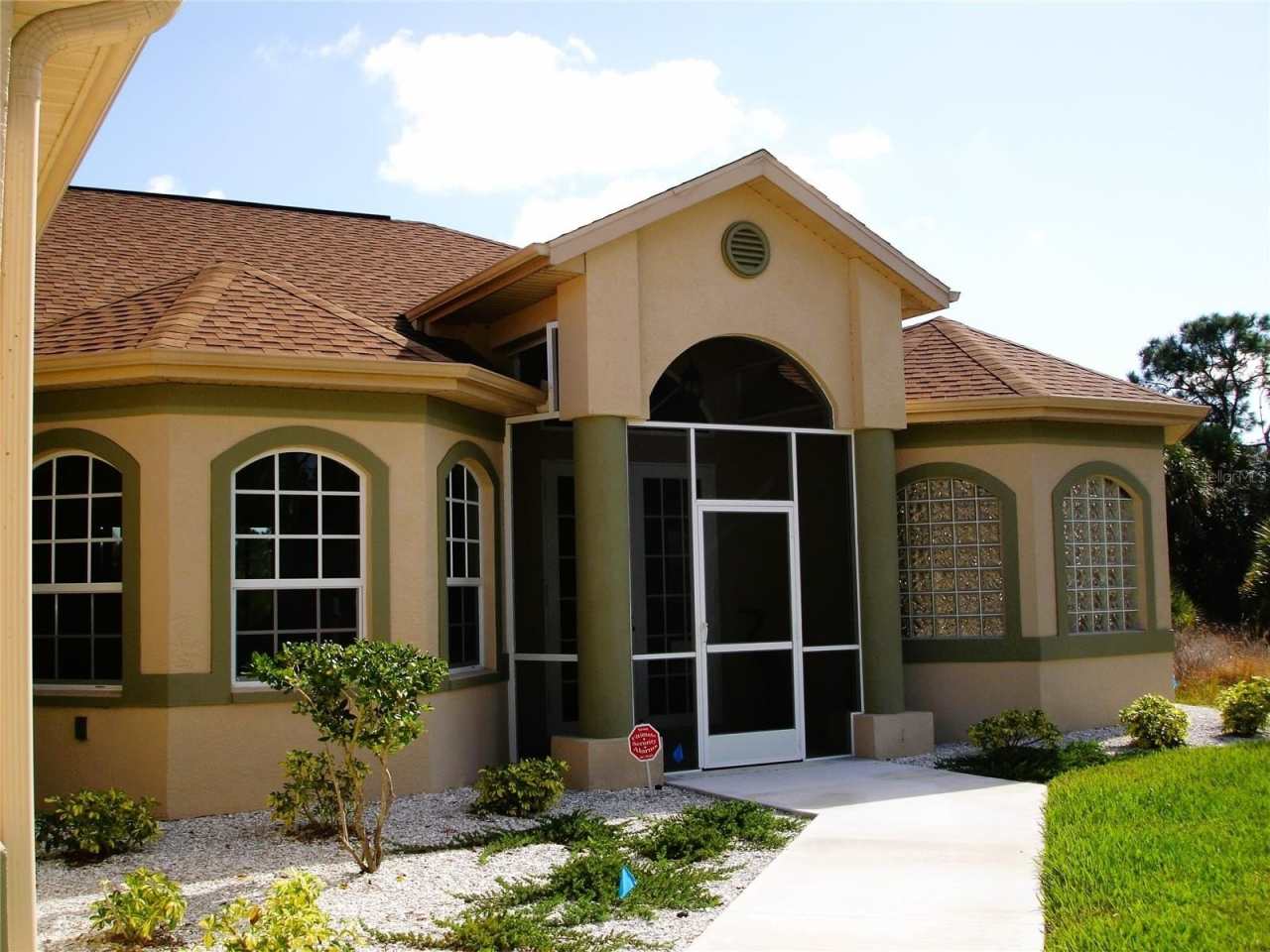 2624 ABBOTSFORD STREET