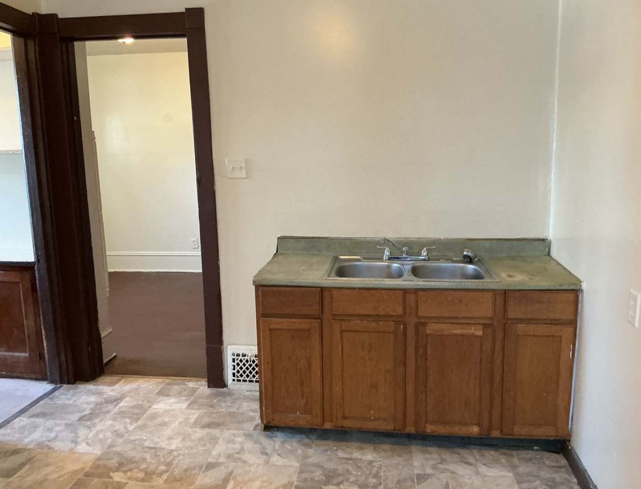 2513-2515 N Holton St