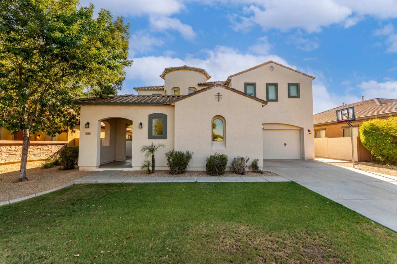 Beautifully upgraded 5 bedroom home with pool!