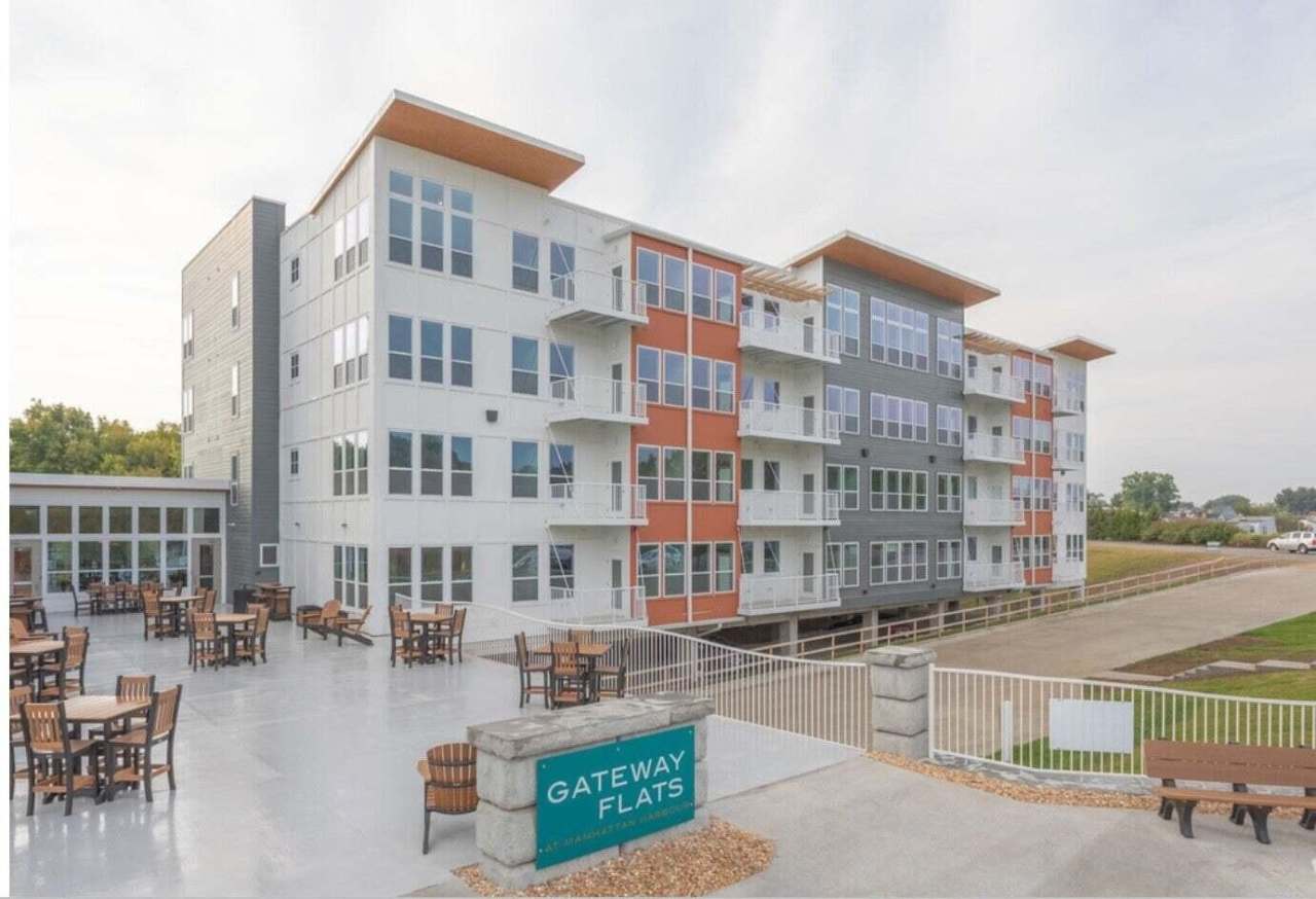 284 Manhattan Boulevard unit: 2