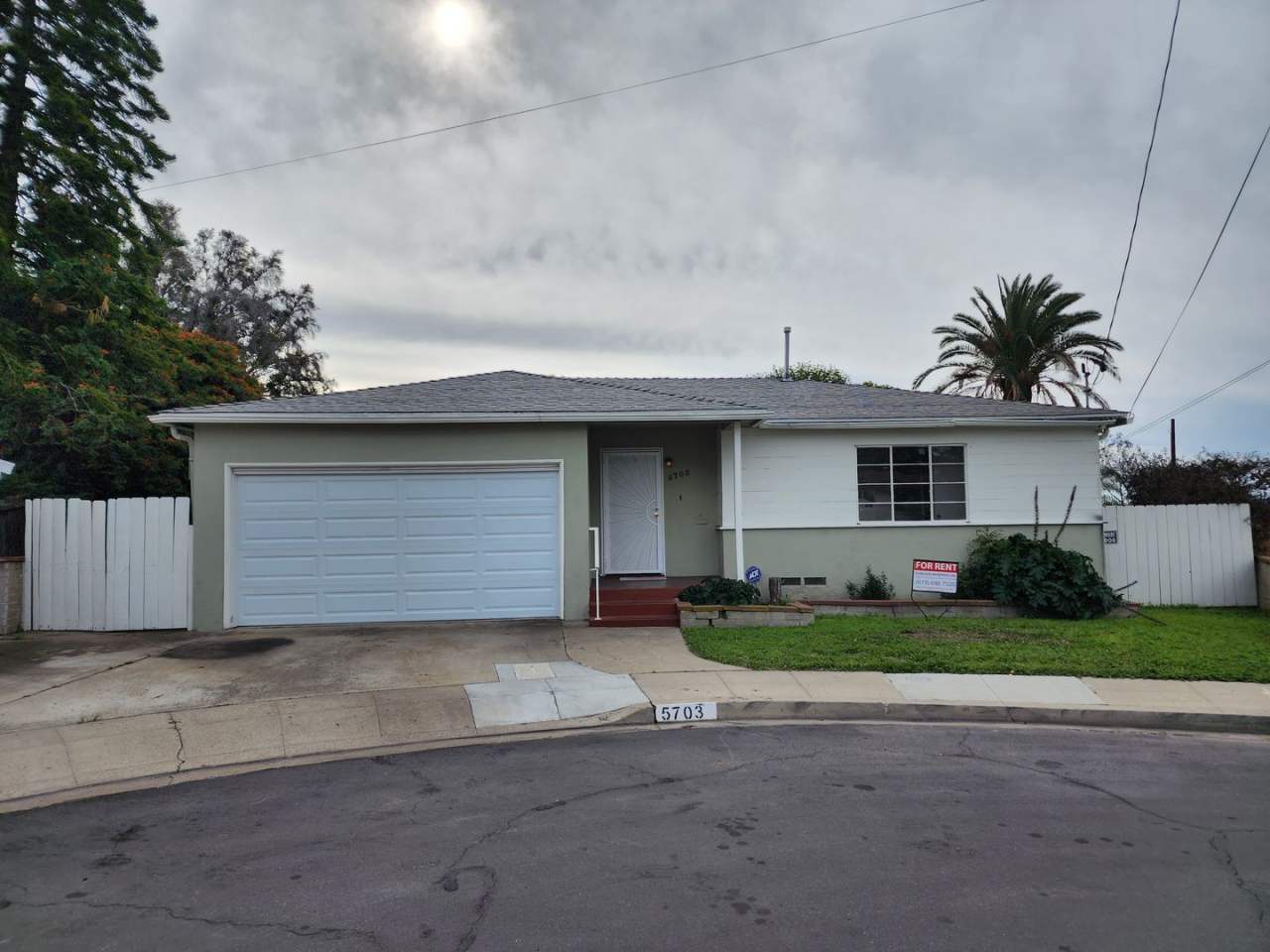 Cul de Sac living on large lot in El Cerrito Heights