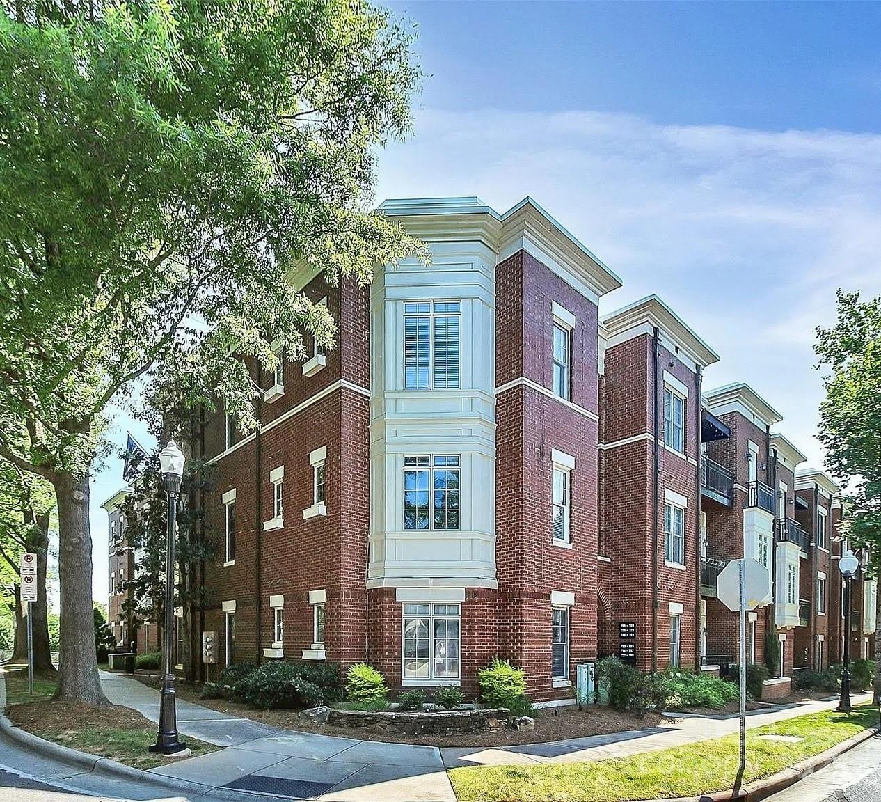 725 Garden District Drive