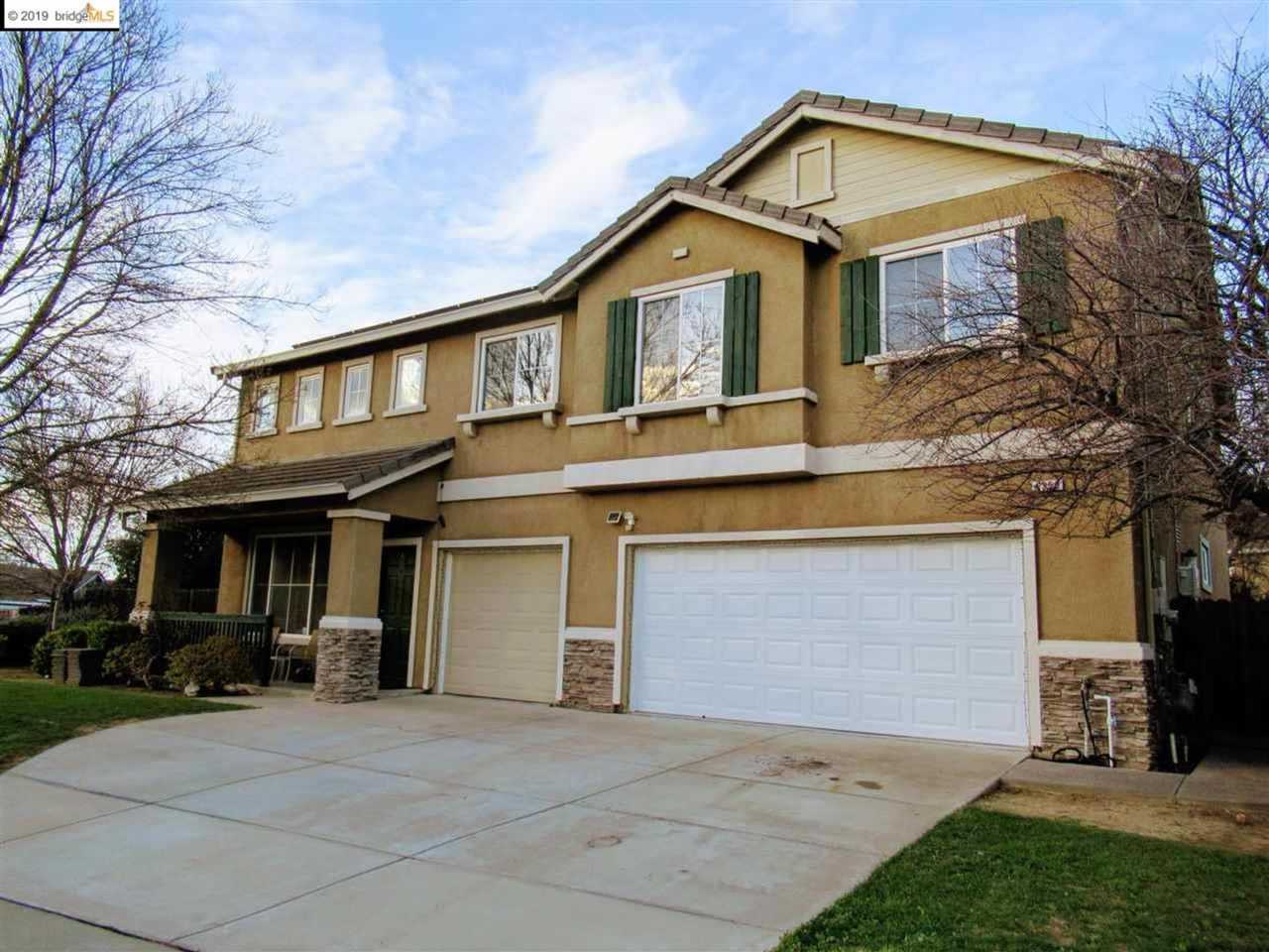 GREAT NEIGHBORHOOD CLOSE TO HIGHWAY 4. 6 BEDROOMS AND 3 FULL BATHS!!