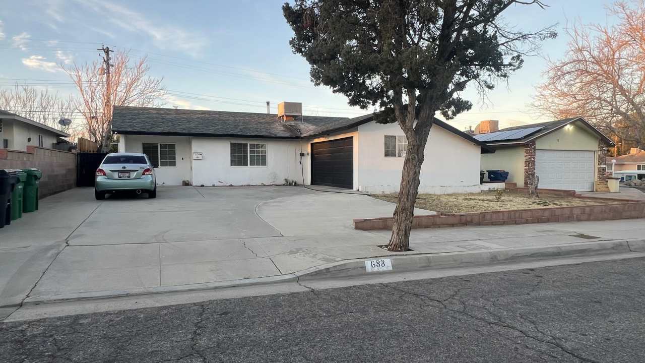 633 E Oldfield Street