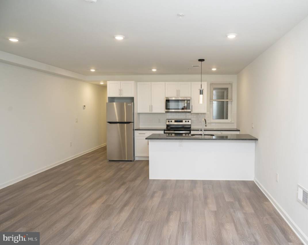 2333 GERMANTOWN AVENUE