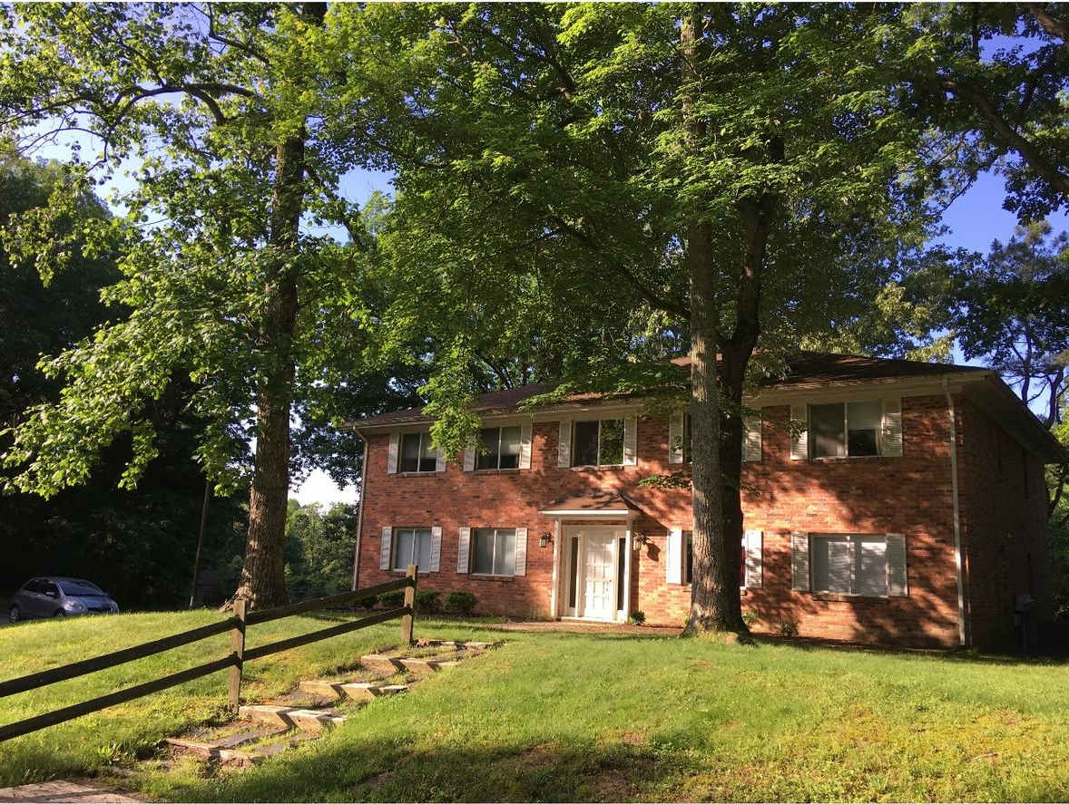 Condo in Raleigh Woods Available NOW!