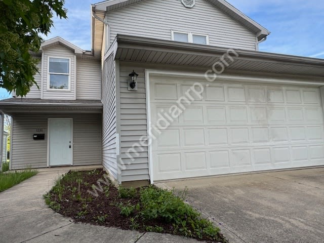 1131 East Lewis Street