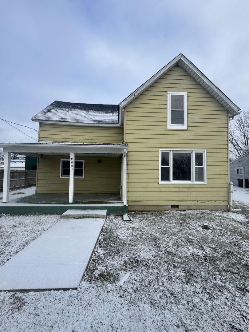 Welcome to this spacious 3-bedroom, 1-bathroom home located in the heart of Washington Courthouse, OH+