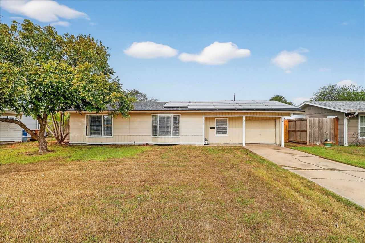 4729 Prinston- 4bed/1bath- $1,395/month