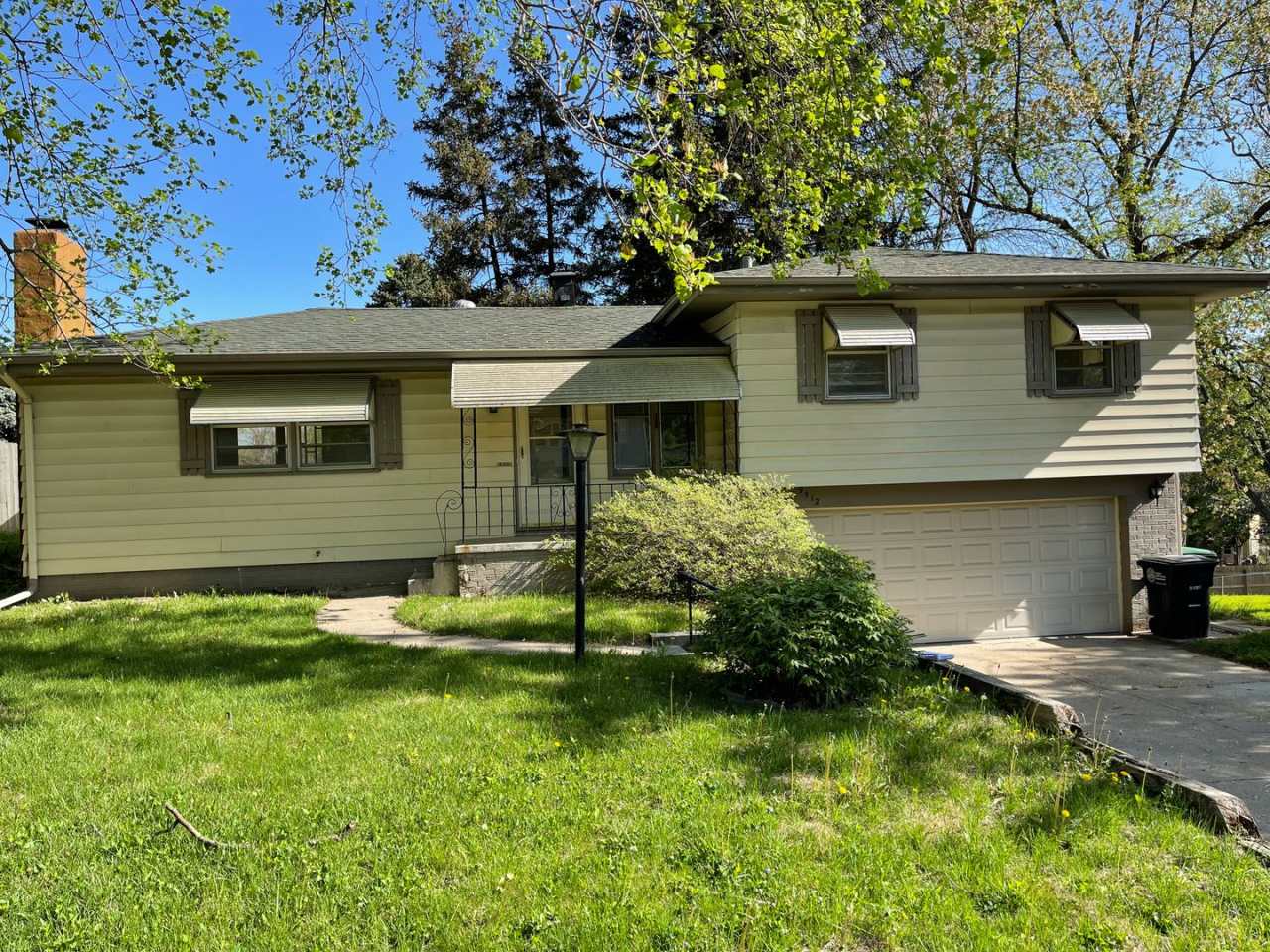 Must See 3 Bedroom with Private Backyard!!