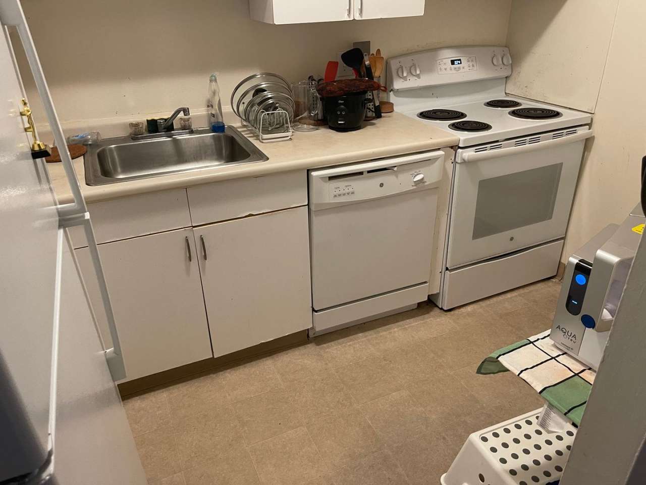 1-bed w/ Heat  Parking - Mt. Auburn (Watertown-Cambridge line)