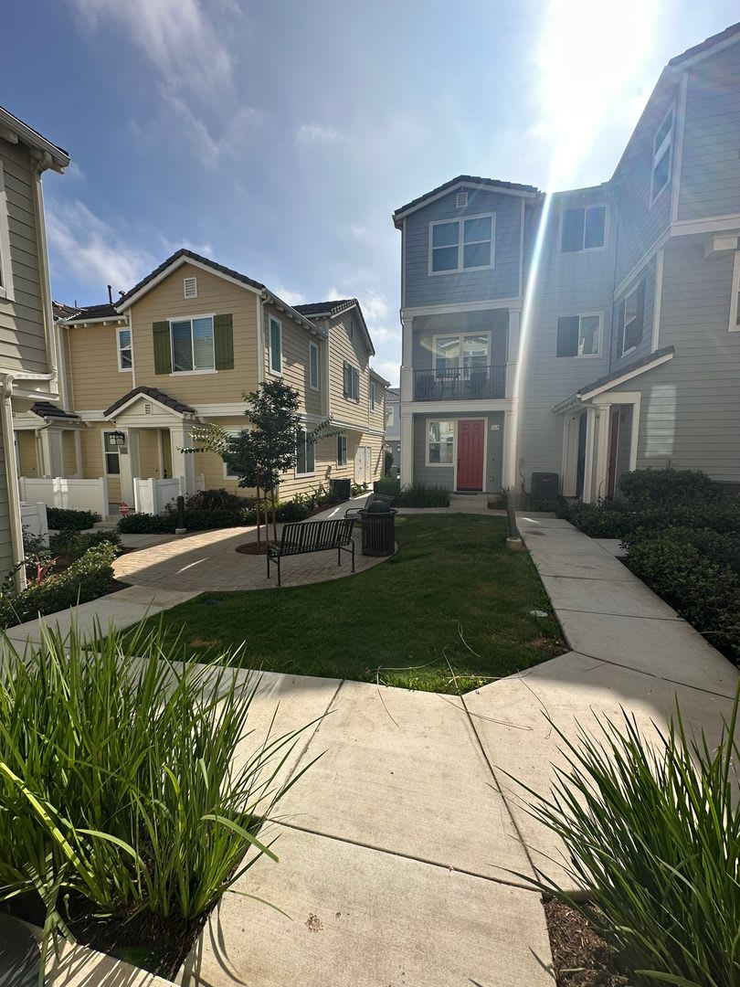 BAYSIDE LANDING - Available Now! 3-story townhome near Coronado Bay- 3 bedroom/4 bath Townhome!