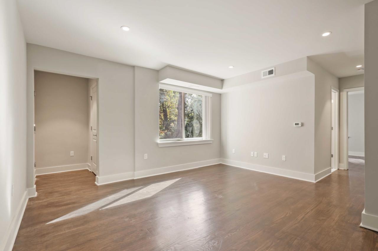 Colonnade at the Creek