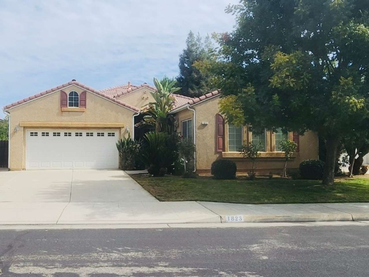 You’ll Love It Here!!! Stunning Home for Rent at 1823 N Holly Ave, Clovis, CA 93619!