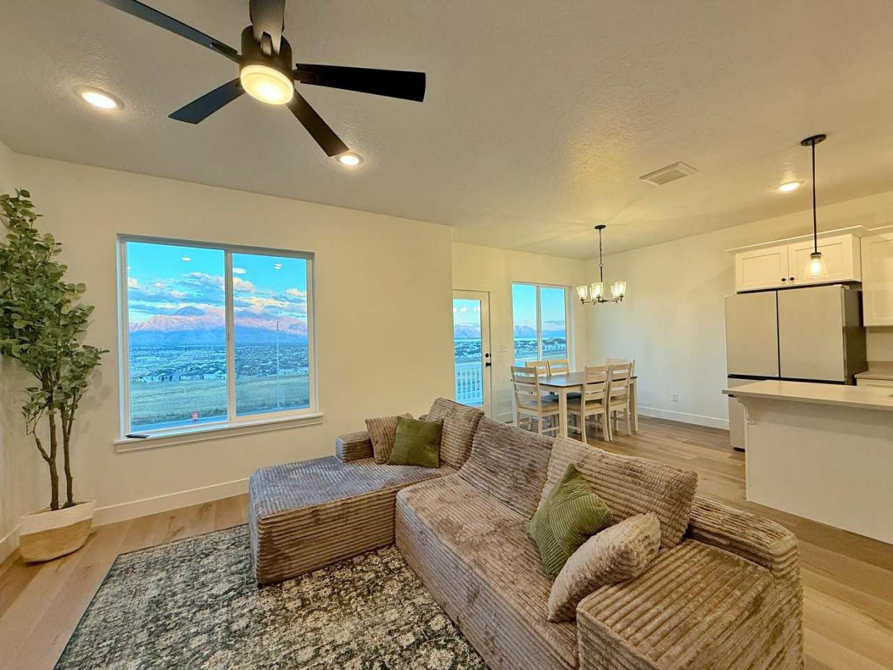 2886 N Red Velvet Ln