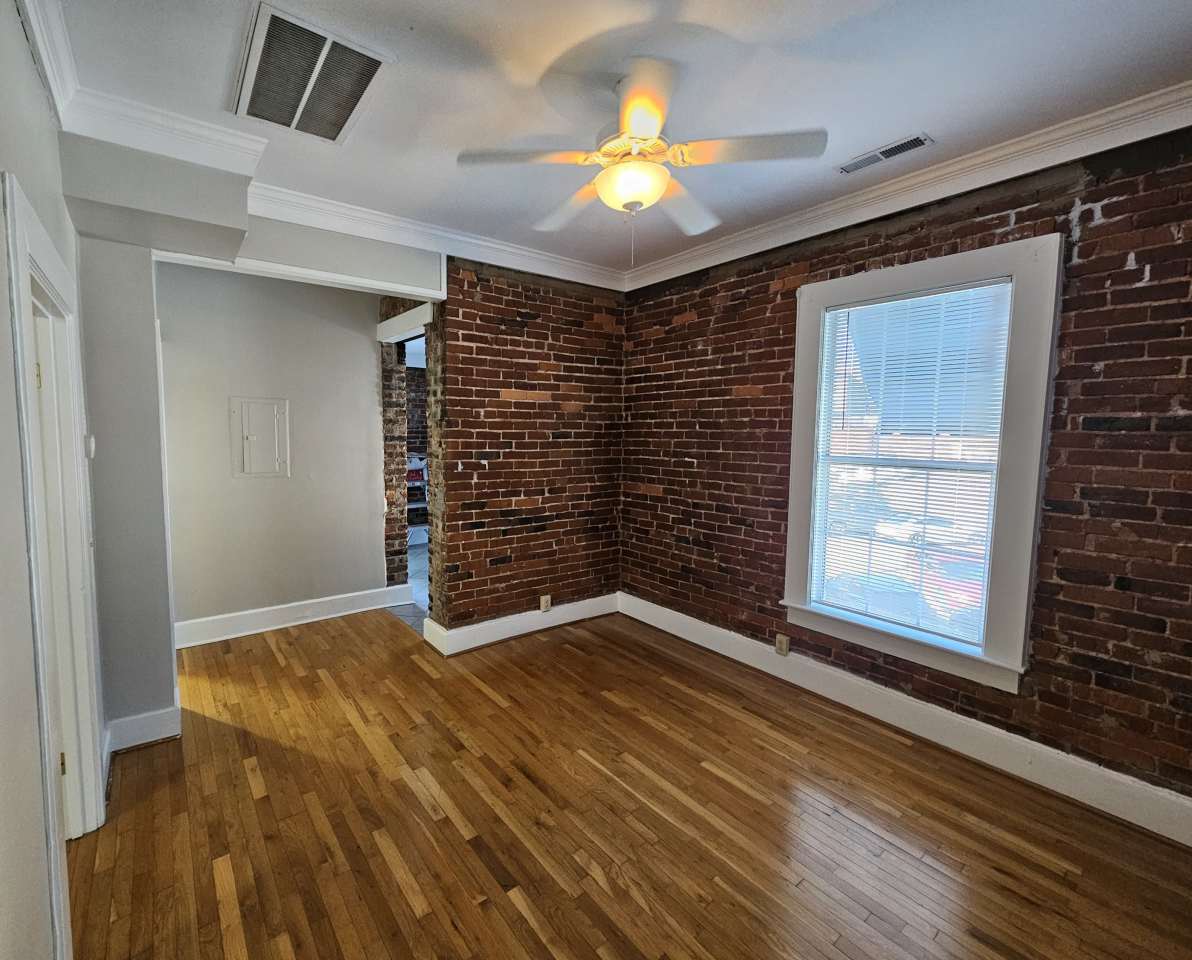 603 Lindsay Street - 6