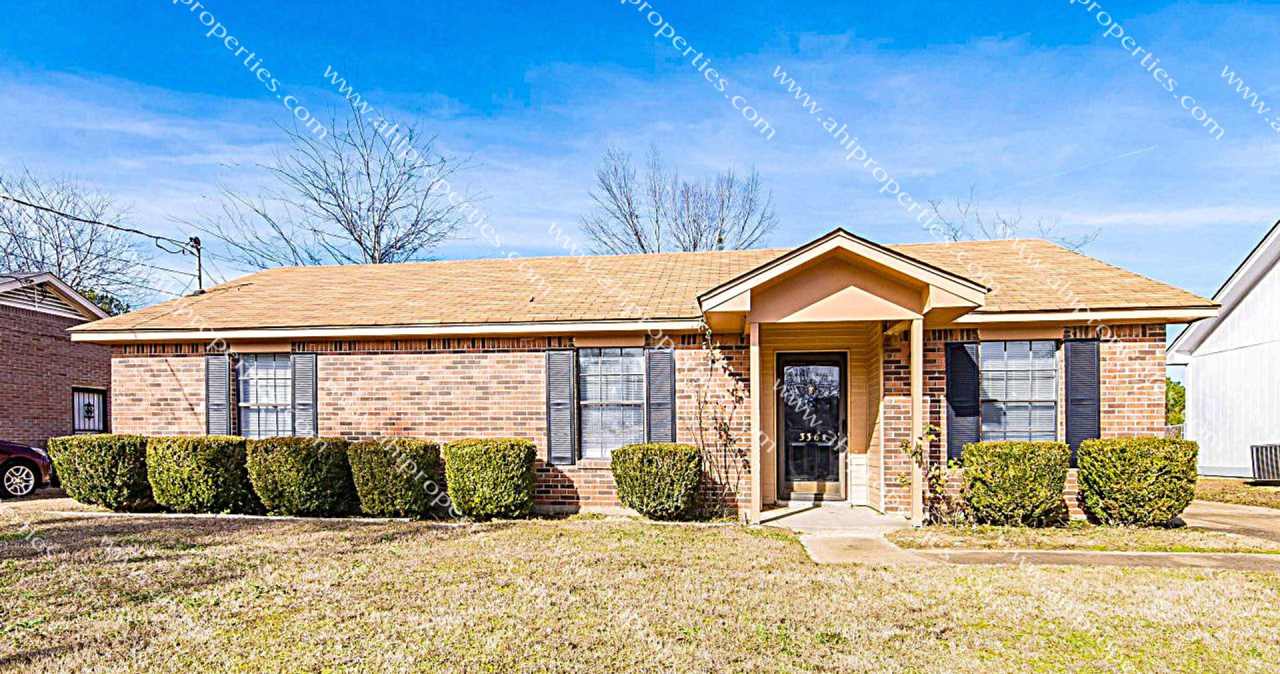 3361 Royal Creek Road!