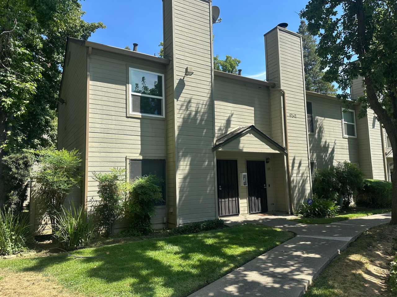 Updated 2 Bedroom 1.5 Bath Townhome with Pool