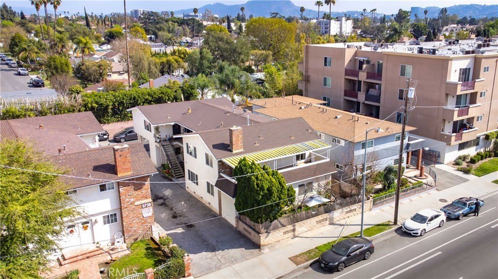 5726 Laurel Canyon #2