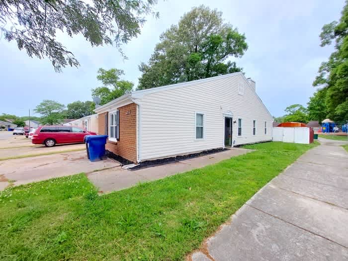 563 Peregrine Street