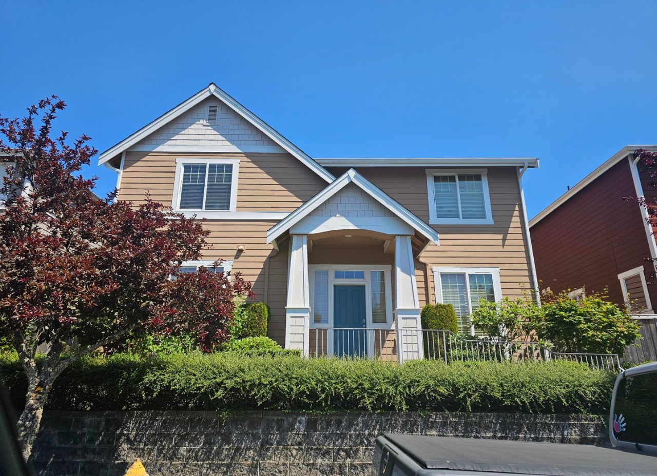 Park Ridge in Fircrest rental home - 4 bed plus den 3 bath- 2 story home - Available January 1st, 2026!