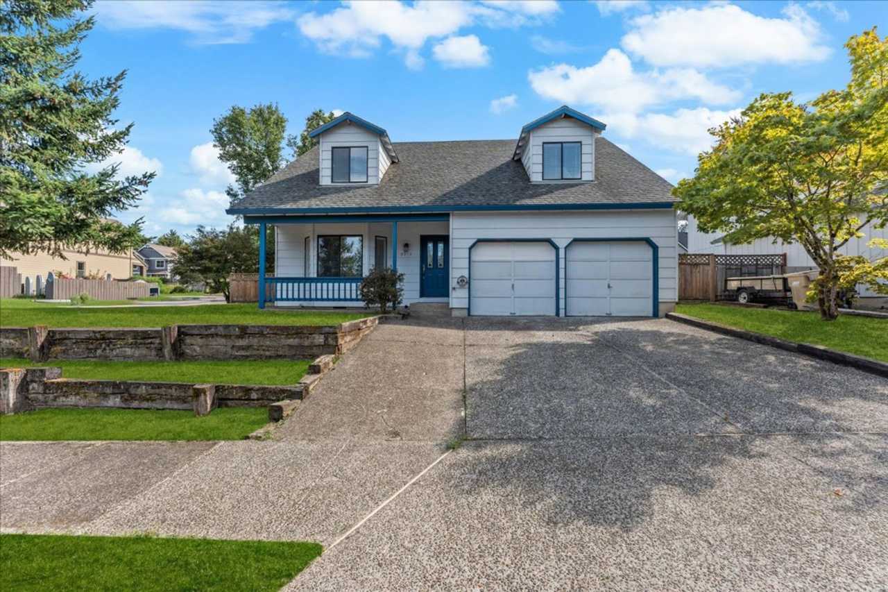 Renovated 4-bdrm, 2-bath Tualatin home—Corner lot, fenced yard,  prime location