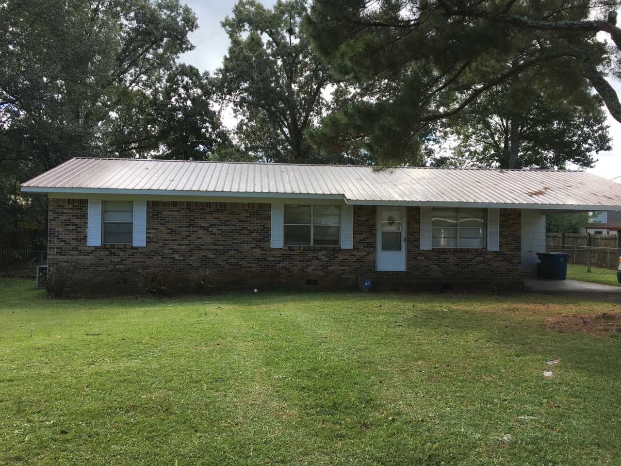 932 Carson Lane