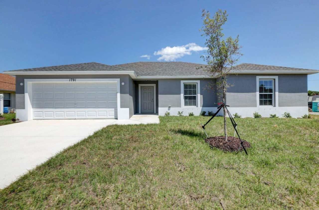 799 SW Sardinia Avenue