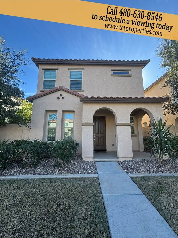 3724 East Trinity Lane