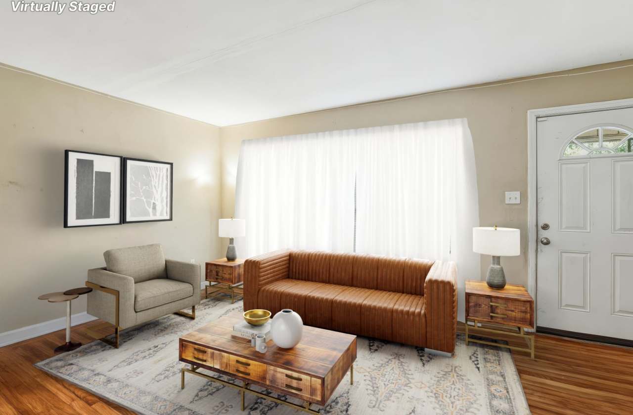 Beautiful 3 Bedroom with Fenced In Yard